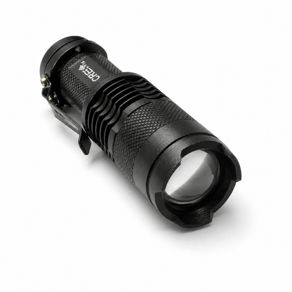 Mini Black Airsoft CREE zseblámpa újratölthető akkumulátorral és töltővel